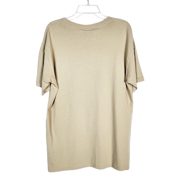 UO ULTRA GAME Los Angeles Lakers Lebron James Tee NWT - Picture 3 of 5